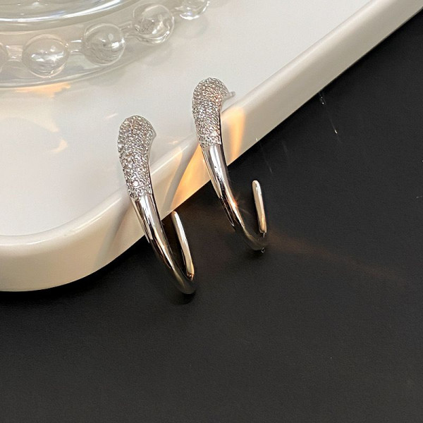 Ювелирные серьги CJL32470