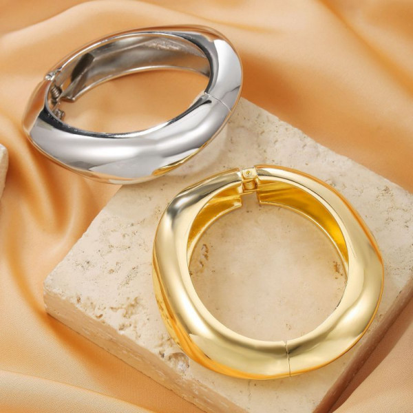 Жесткий браслет CJP80905