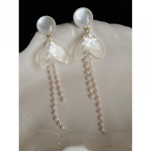 Воздушные серьги-пусеты с лепестками и жемчужными нитями CJQ17170