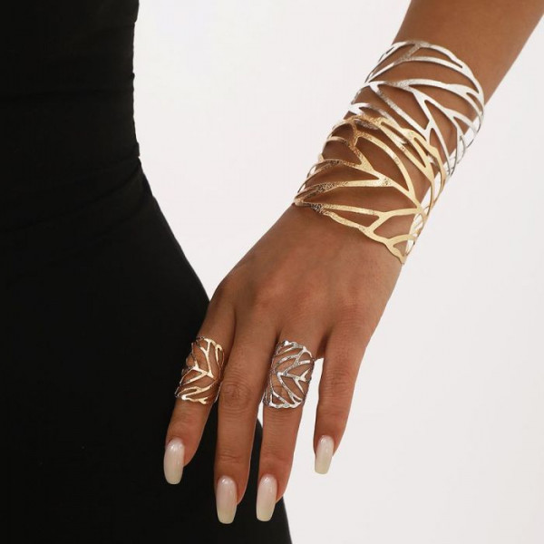 Жесткий браслет CJM55382