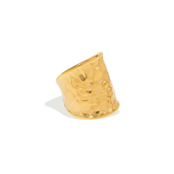 Широкое кольцо с фактурой чеканки CJL88560