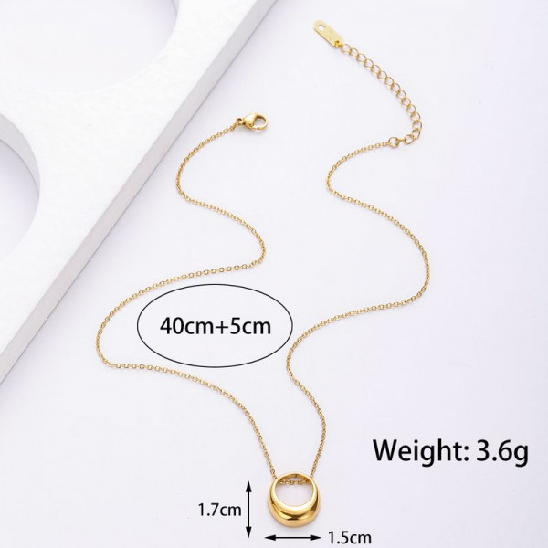 Изящная цепочка с овальным кулоном в форме полумесяца J10082CJJ