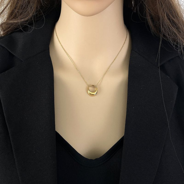 Изящная цепочка с овальным кулоном в форме полумесяца J10082CJJ