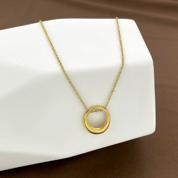 Стальная цепочка с напылением золотом и овальным кулоном J10082CJJ