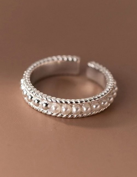 Широкое кольцо с жемчужной дорожкой по центру Z05614