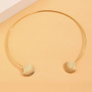 Колье-обруч тонкое золотистое с наконечниками в форме ракушек CJL88161