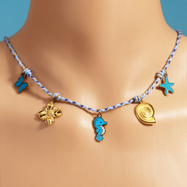 Чокер плотное колье с набором разноцветных шармов и подвесок CJR57386