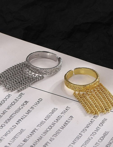 Кольцо с длинной бахромой из тонких цепочек Z65767