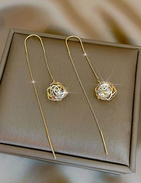 Серьги-пусеты с кристаллами в золотистых сферах U98224