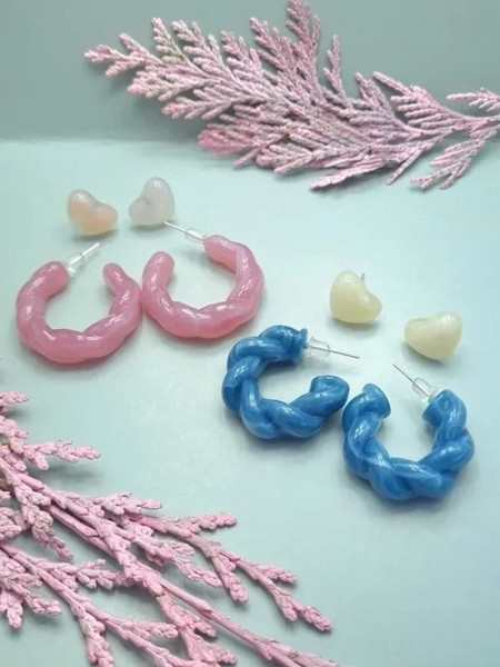 Набор серег акрил кольца и сердца (4 пары) J10022CJJ