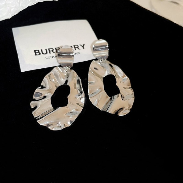 Серьги пусеты из гладкого металла в форме капель CJC97222