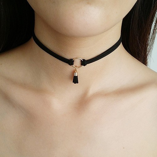 Текстильный чокер с каплевидной подвеской и ярким кристаллом C72334