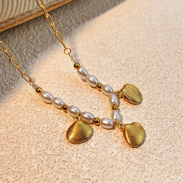 Золотистая цепочка с ракушками и жемчугом CJM18966