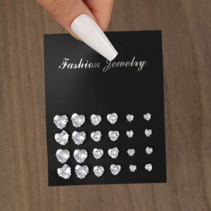 Набор сияющих пусет в форме сердец разного размера CJH65355