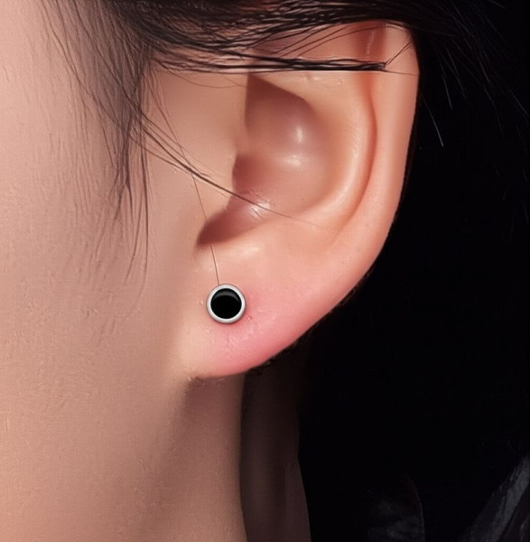 Серьги-гвоздики круглые с чёрной вставкой 1J11952CJJ