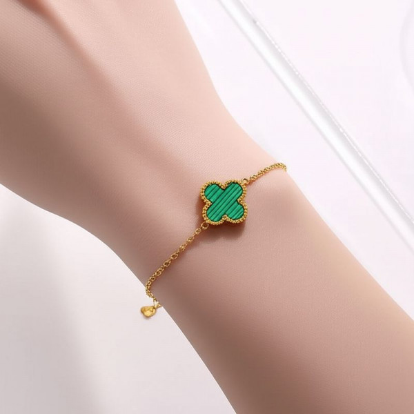 Браслет-нить с малахитовым клевером 1J12029CJJ