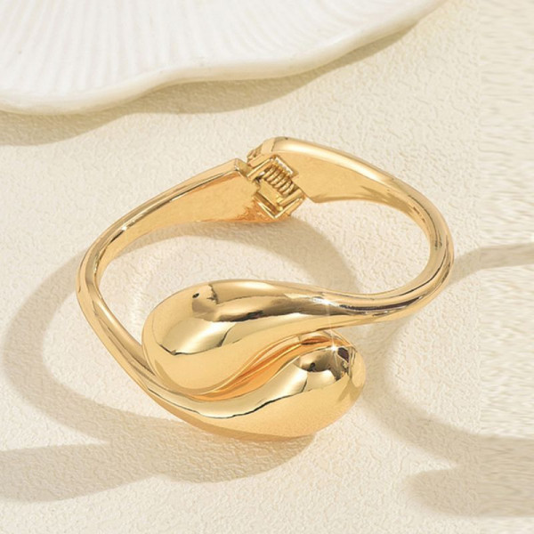 Жесткий браслет CJT17313