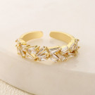 Кольцо с хаотичной россыпью кристаллов багетной огранки CJG25962