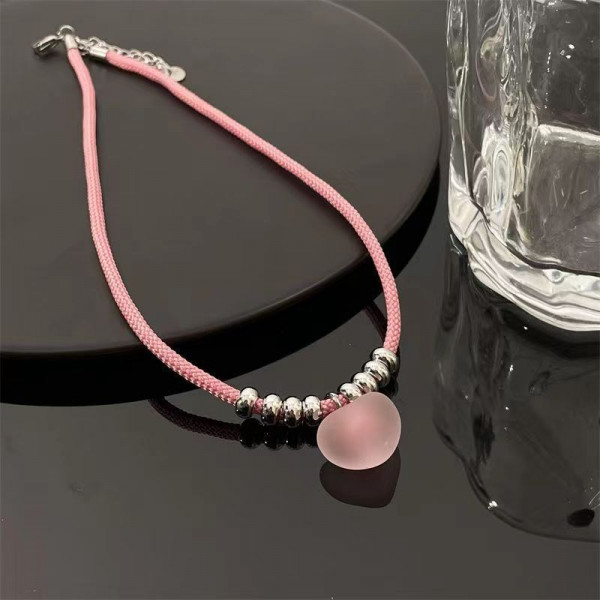 Чокер из розового шнурка с круглой розовой подвеской CJH70150