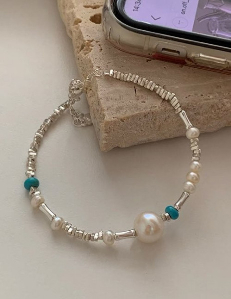 Браслет из жемчуга с бирюзовыми акцентами Z55016