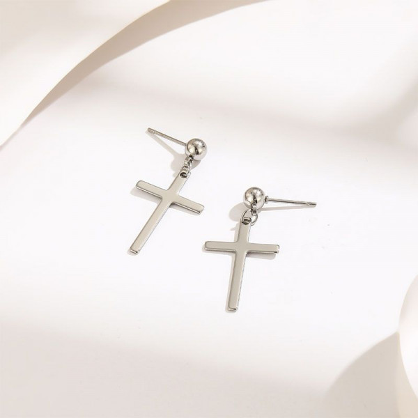 Серебристые висячие серьги Кресты CJH23996