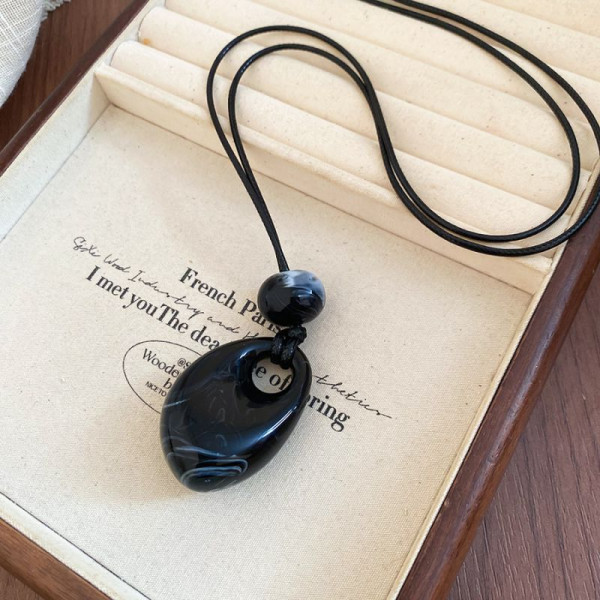 Этническое колье на шнуре с каплей под натуральный малахит CJR74317