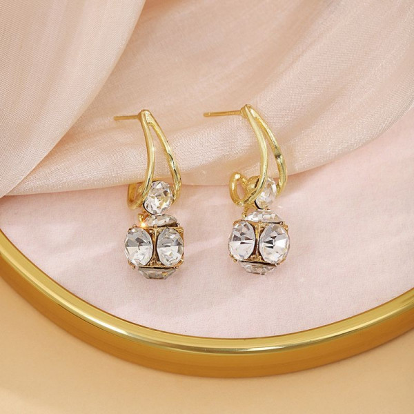 Висячие серьги с кристальными сферами в золотистой оправе CJG33154