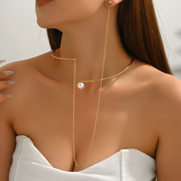 Золотистое колье-галстук с заушным креплением и жемчужиной CJP93779