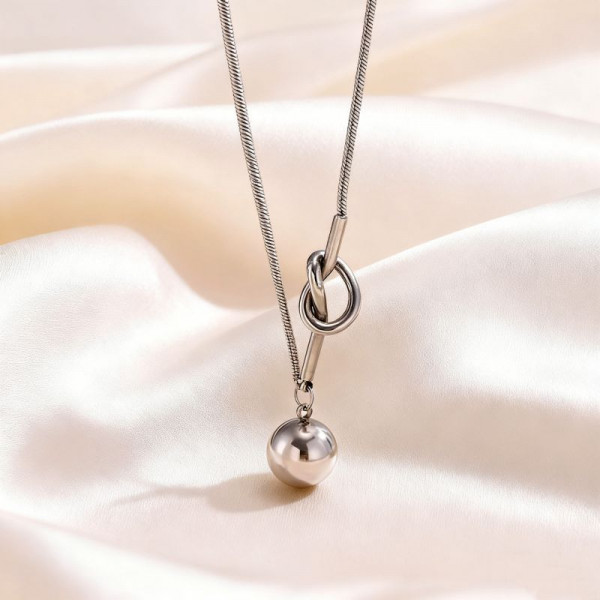 Цепочка с подвеской в форме сферы и декоративным узлом CJT26601