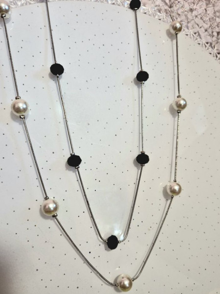 Двухслойное стальное колье с черными и белыми бусинами J11452CJJ