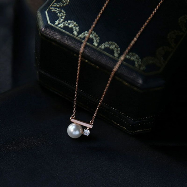 Золотистая цепочка с подвеской-жемчужиной CJL21929