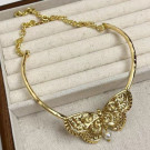 Жесткое колье широкое с крупной декоративной бабочкой CJH90893