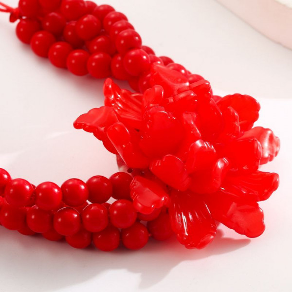 Объемное колье-воротник из красного бисера с большим цветком CJQ31335