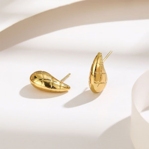 Золотистые фактурные серьги-пусеты Капли CJH23981