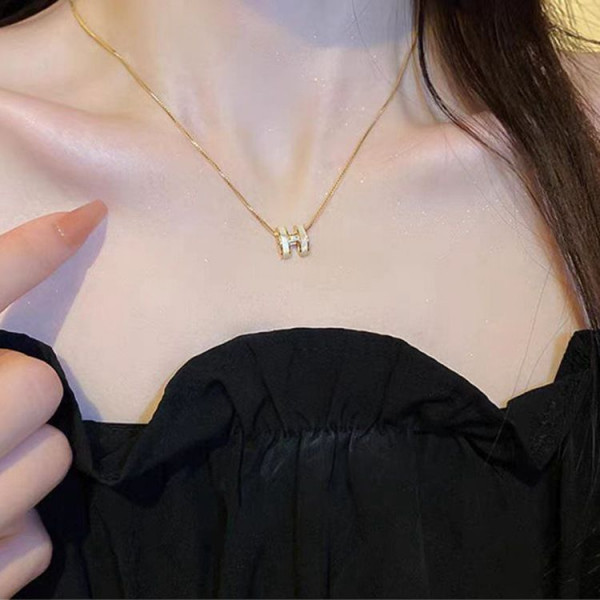 Серебристая цепочка с кулоном в стиле хай-тек CJH55098