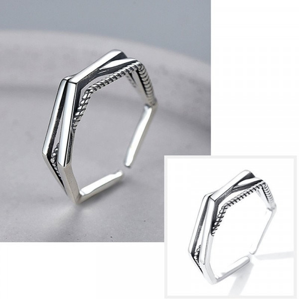 Ажурное разомкнутое кольцо с геометрическим плетением CJC99291