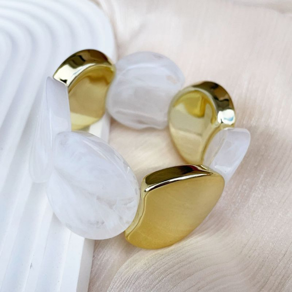 Браслет жесткий комбинированный с имитацией дерева и металла CJR57069