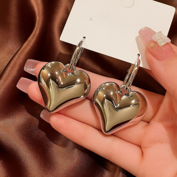 Серебристые серьги-кольца «Дутые сердца» J11563CJJ