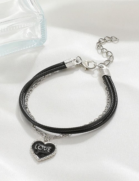 Браслет из черного шнура с сердцем L75928