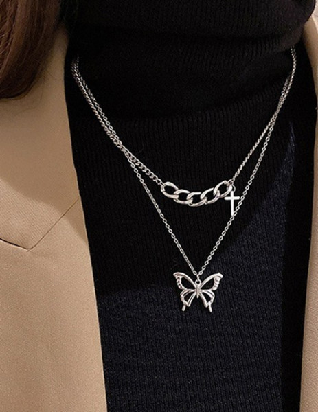 Тройная цепочка с подвесками в виде креста и бабочки L12252