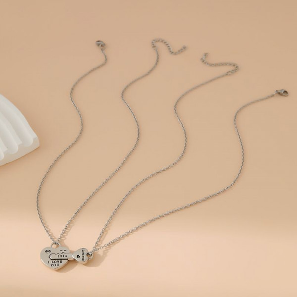 Цепочка с парной подвеской в форме сердца и ключа с гравировкой CJT04200