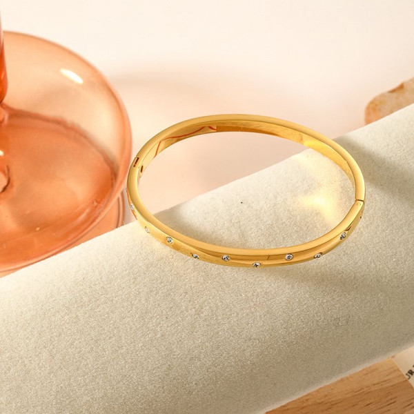 Браслет жесткий с гравировкой в форме звезд CJL30613