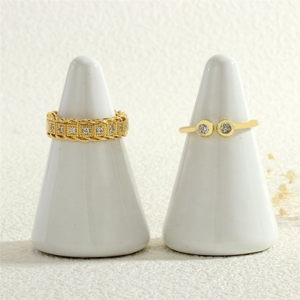 Двойное незамкнутое кольцо с кристаллами на концах CJG67860