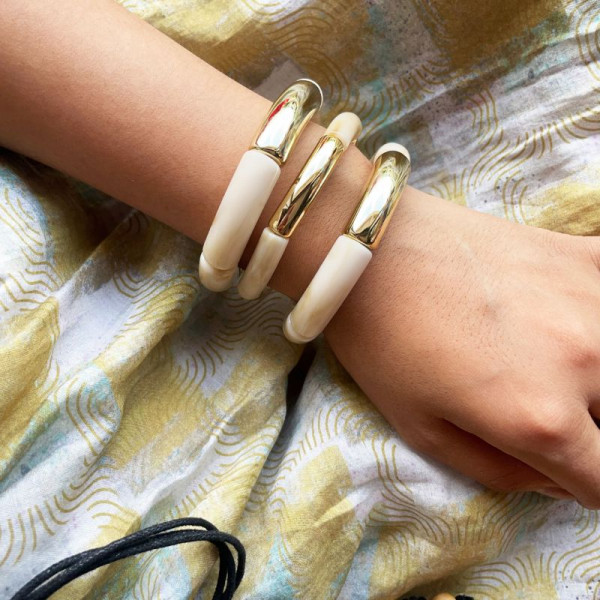 Жесткий браслет CJR57071