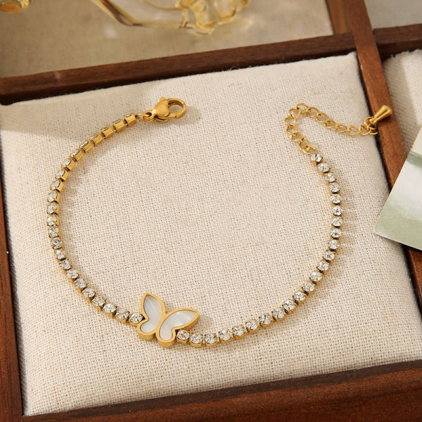 Браслет-дорожка с центральной вставкой в форме сердца CJN91581