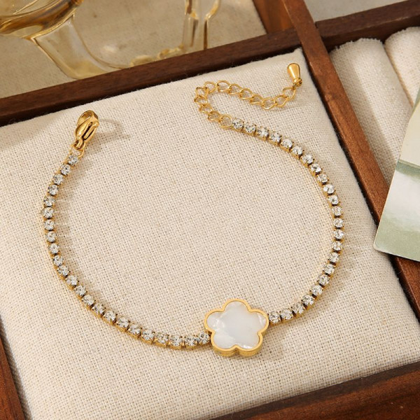 Браслет-дорожка с центральной вставкой в форме сердца CJN91581