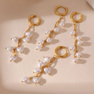 Серьги Висячие Грозди белых бусин CJN97426