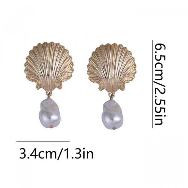 Висячие серьги в форме золотистых ракушек с жемчугом CJM76499