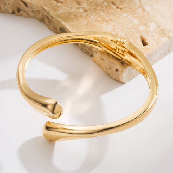 Браслет жесткий разомкнутый с трубчатым сечением CJM00508