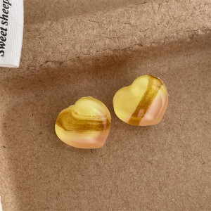 Объемные серьги пусеты в форме карамельных сердец CJL47319